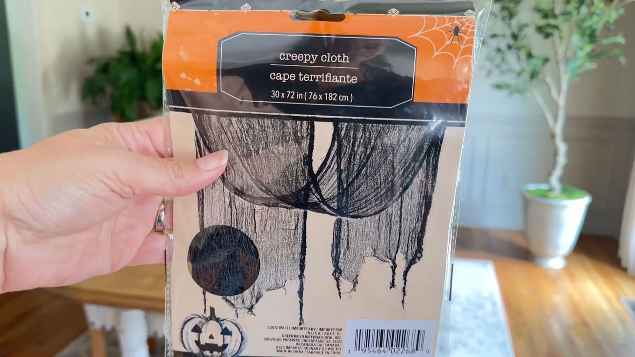 How to Set a Spooky Halloween Table on a Budget