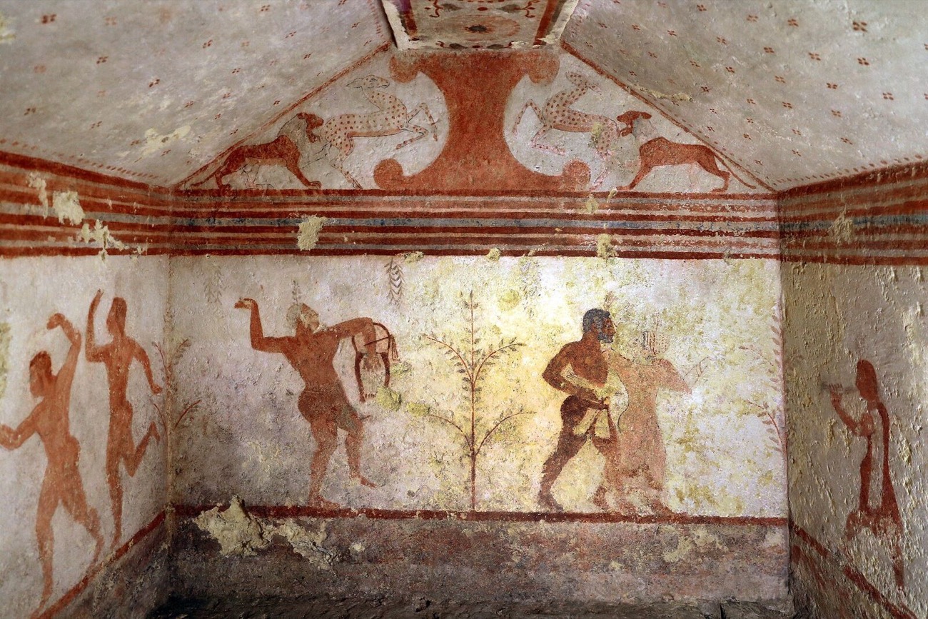 How to Use Etruscan Red for a Warm, Welcoming Home
